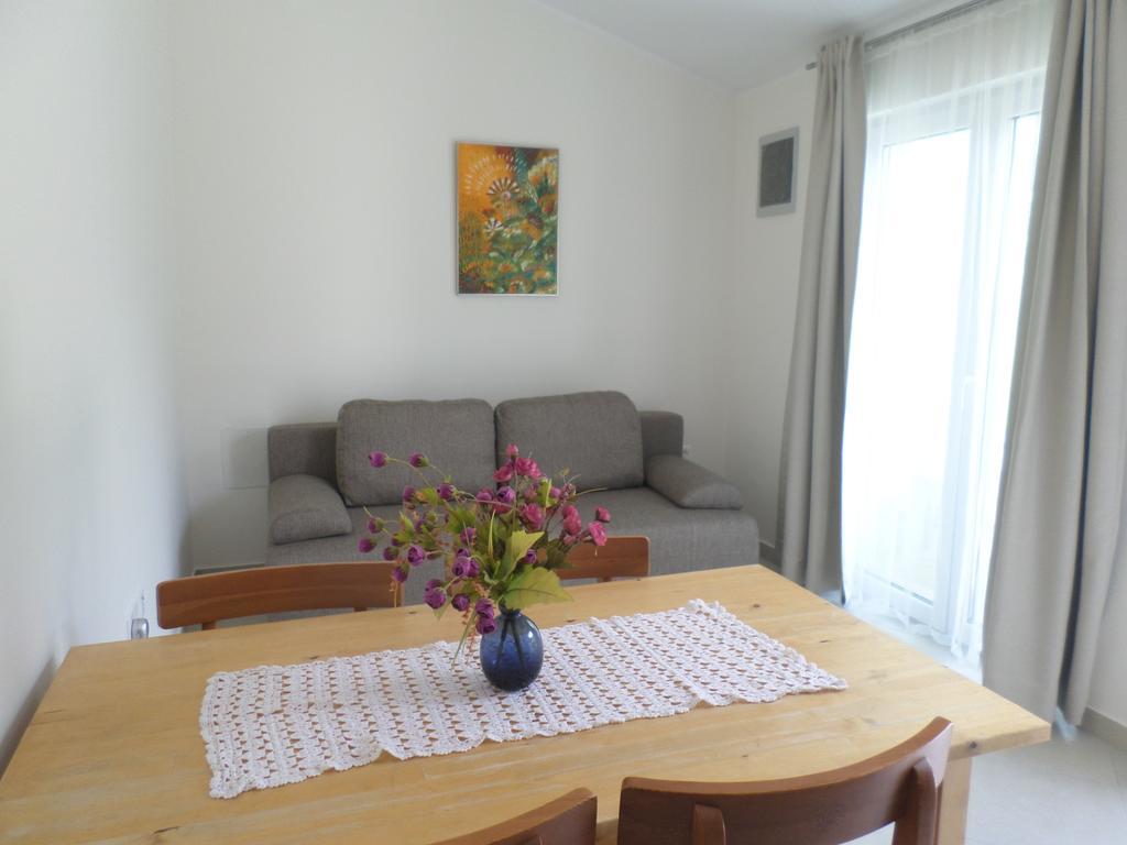 Apartment Jana Stinjan Exterior photo