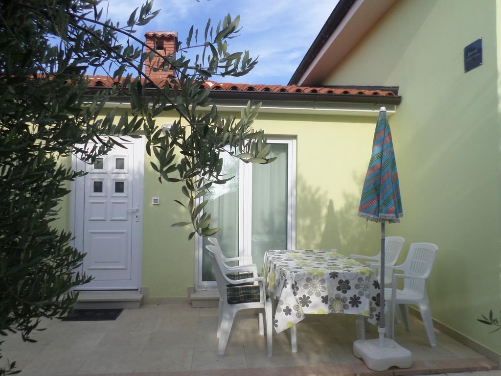 Apartment Jana Stinjan Exterior photo